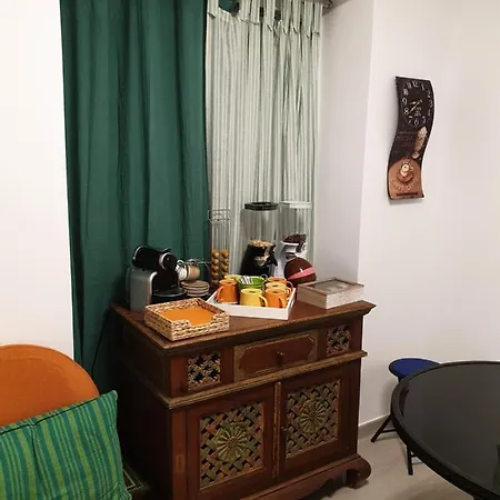 Hostel Terminal 4 *